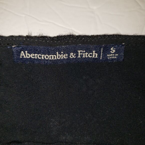 Abercrombie and Fitch Black Lace Cropped Long Sleeve Top Womens Size Small - Picture 4 of 6